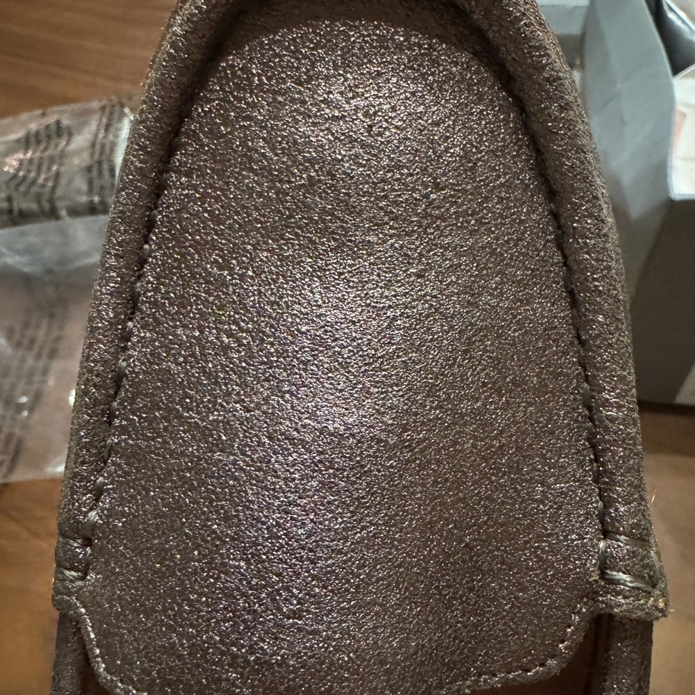 Vionic Women's Debbie Metallic Gold Loafers- 8.5, NIB - Picture 5 of 7